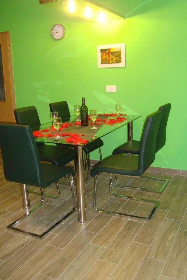Apartment Thomas Vipava Exteriér fotografie